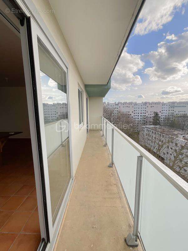 Appartement à FRESNES