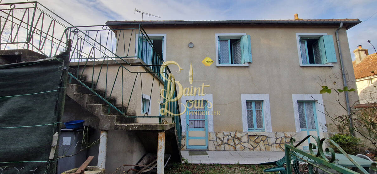 Maison à LA TOUR-SAINT-GELIN