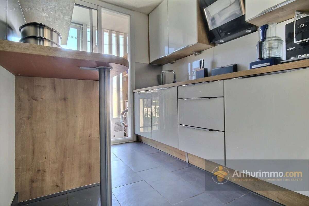 Appartement à CHARENTON-LE-PONT