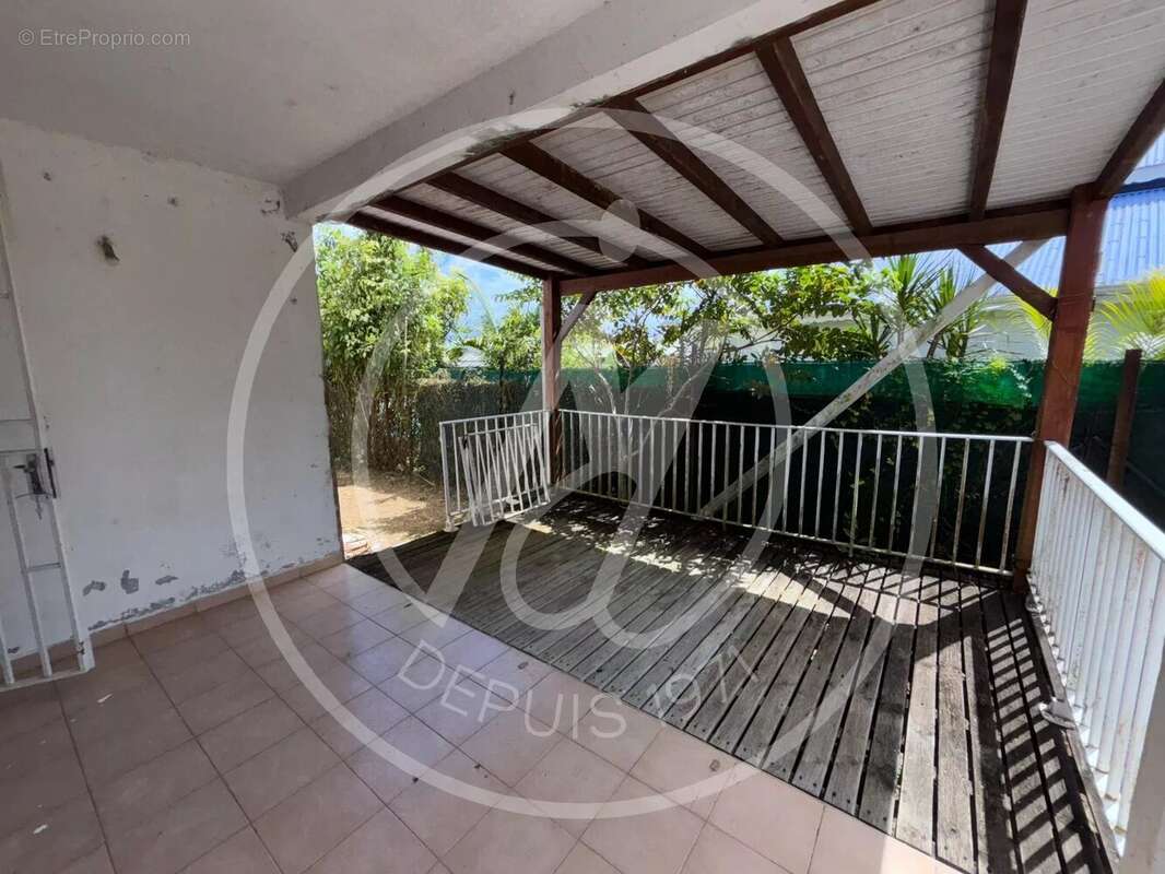 Maison à BAIE-MAHAULT