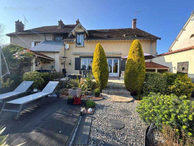 Maison à NOGENT-LE-ROI