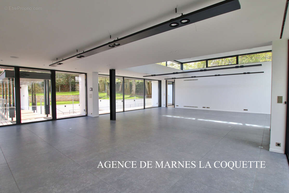 Maison à VILLE-D'AVRAY