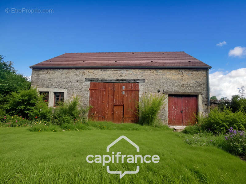 Ensemble immobilier à rénover - photo 9