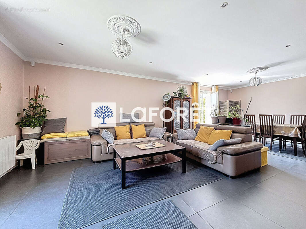 Maison à SAINT-MAURICE-DE-BEYNOST