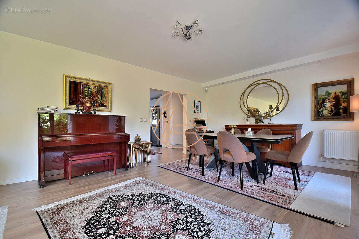 Appartement à SAINT-MAUR-DES-FOSSES