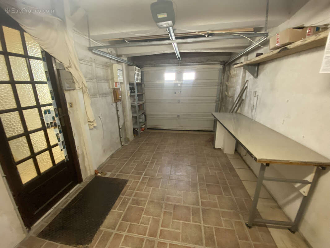 Maison à SAINT-LAURENT-DE-LA-SALANQUE