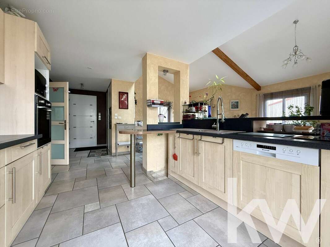 Maison à SAINT-BONNET-PRES-RIOM