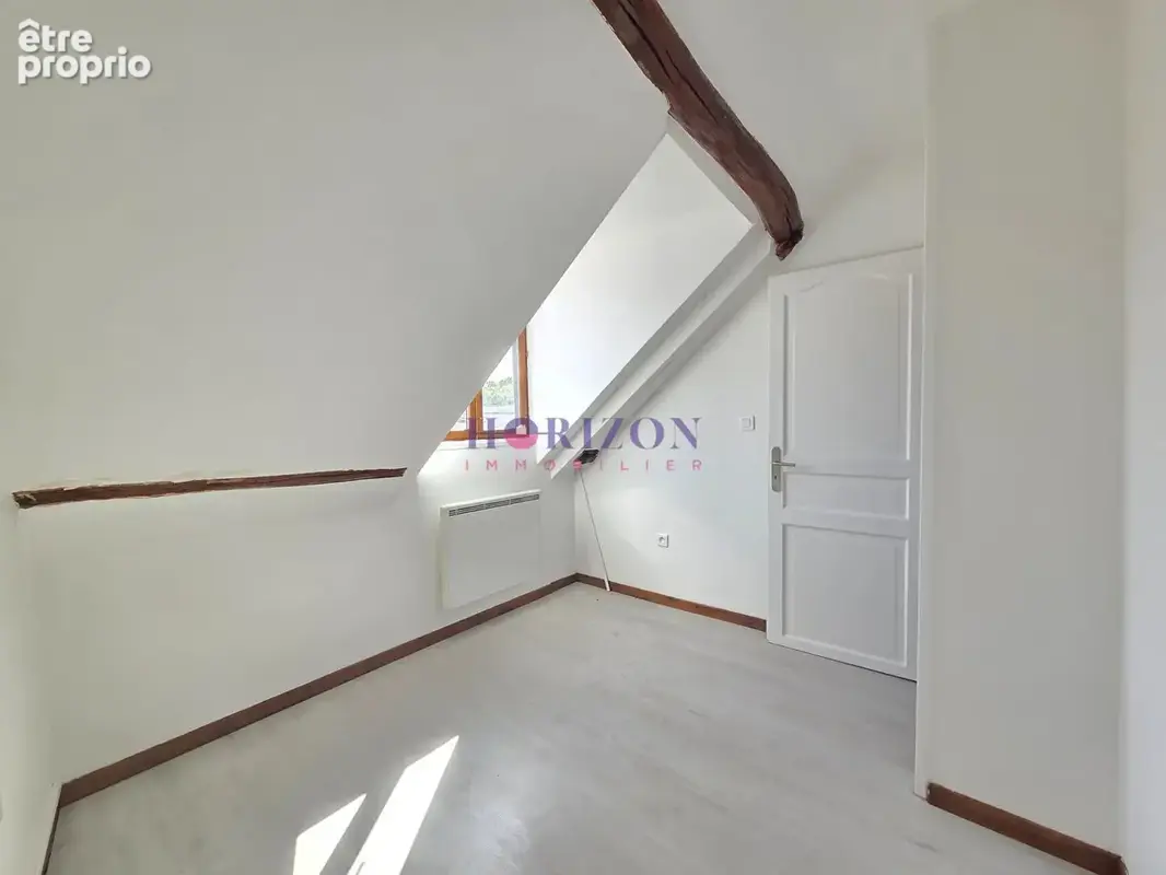 F4 66.40m² rénové + 1 parking - photo 6