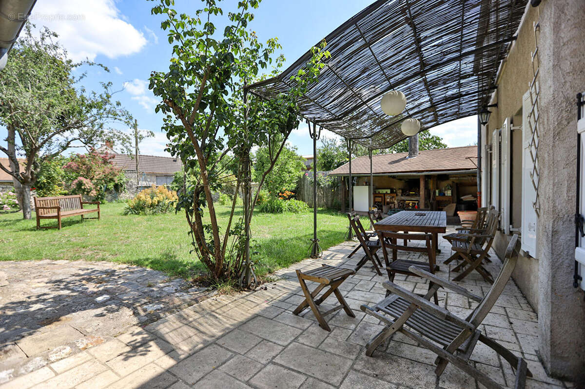 Maison à SAULX-MARCHAIS