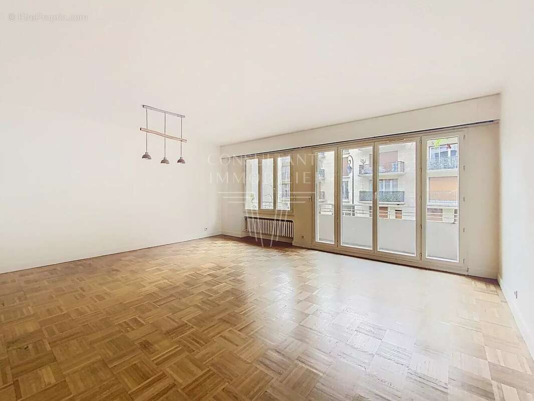 Appartement à NEUILLY-SUR-SEINE