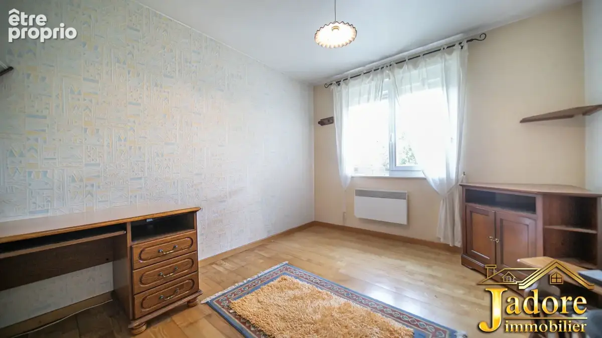*** trop tard ** maison de village beau volume - photo 4