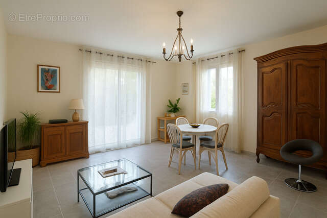 Maison à SUZE-LA-ROUSSE