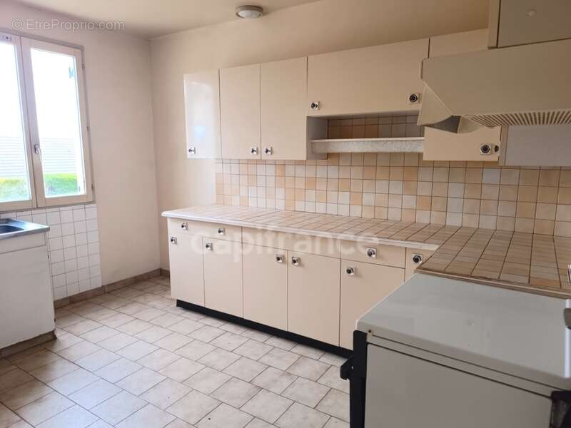 Maison à VILLENEUVE-SUR-YONNE