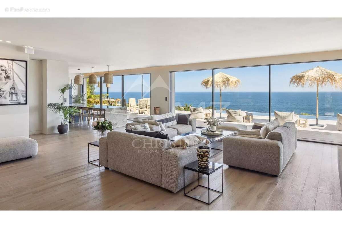 Maison à LES ISSAMBRES