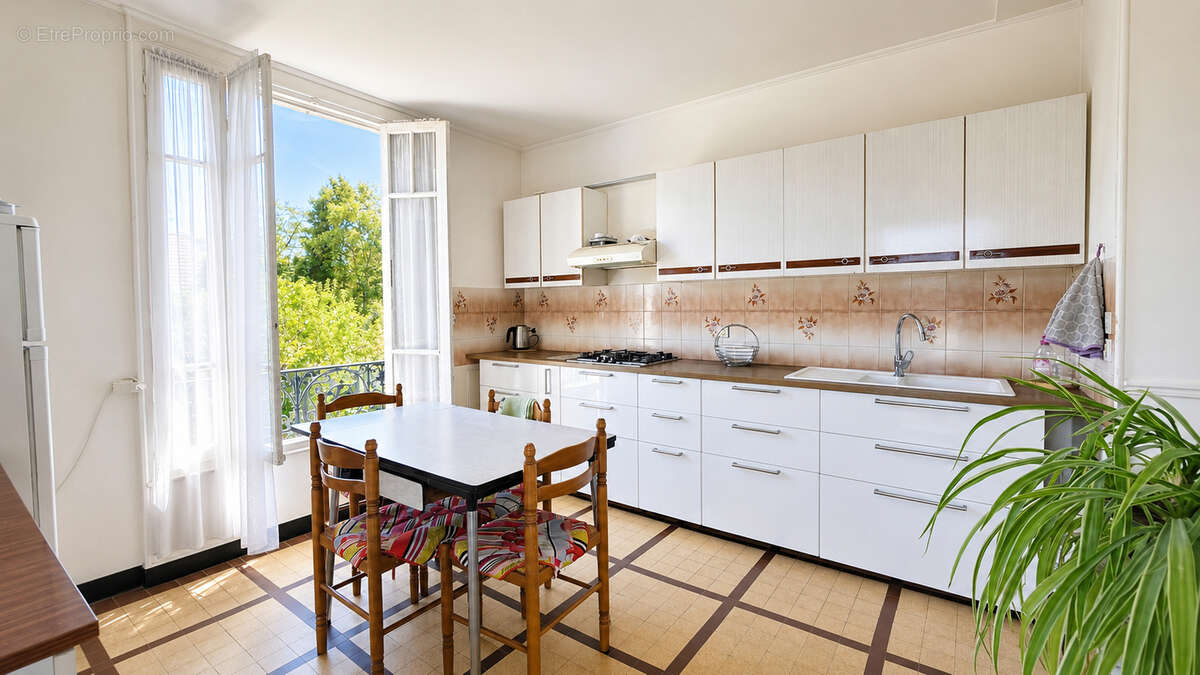 Charmante maison indépendante de 5 pièces avec jardin arboré - photo 7
