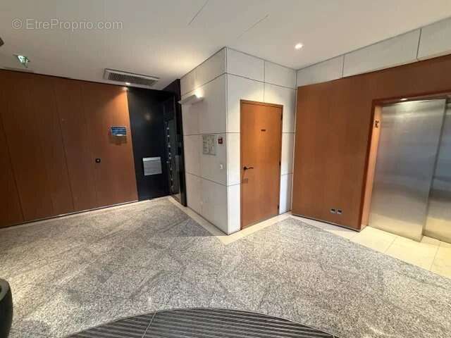 TRES BEL APPARTEMENT 3 PIECES dans bel immeuble de standing - photo 8
