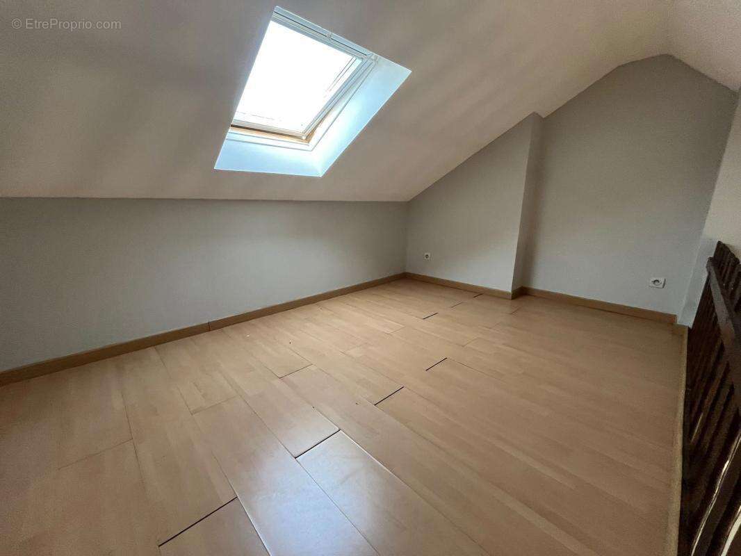  Immeuble de rapport 4 appartements – Déjà loué ! RENDEMENT EXCEPTIONNEL : 13,50% BRUT À VALENCIENNES ! - photo 7