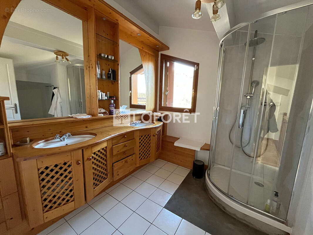 73210 La Plagne Tarentaise Belle maison T6 avec terrasse, garage, jardin - photo 10