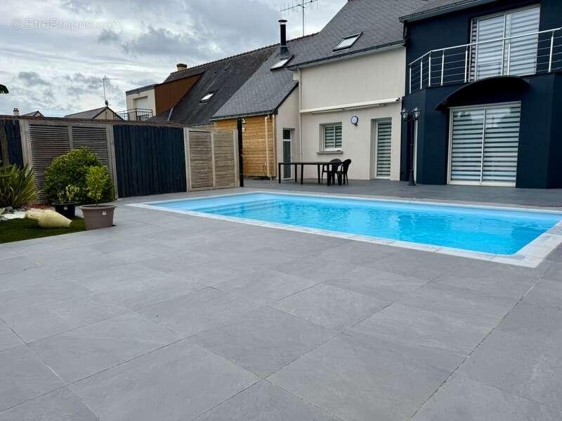 Maison à VILLEVEQUE