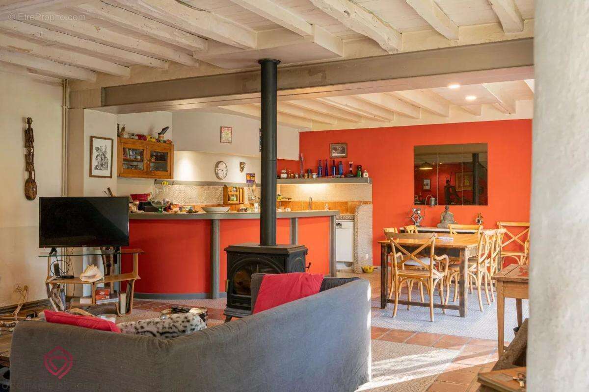 Maison à LABRUGUIERE