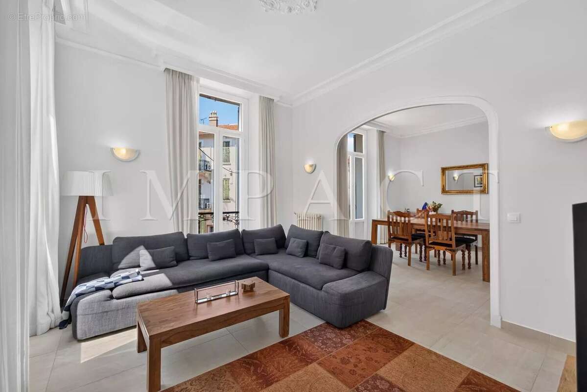 Cannes Petit Juas 3 pièces Bourgeois rénové à vendre - photo 2