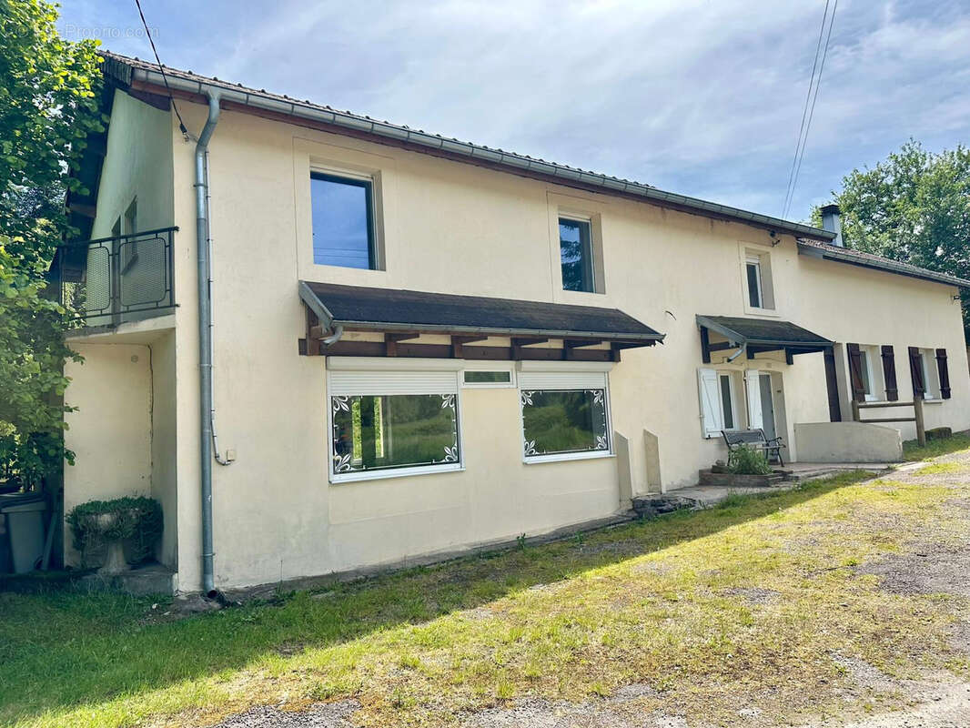 Maison à GENEVREUILLE