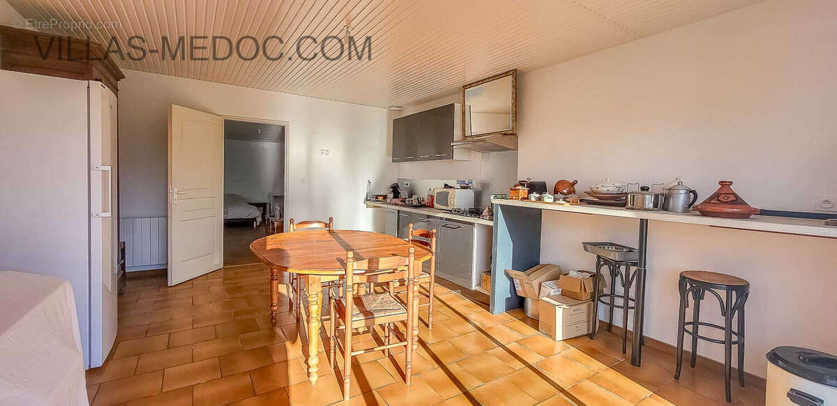 Appartement à VENDAYS-MONTALIVET