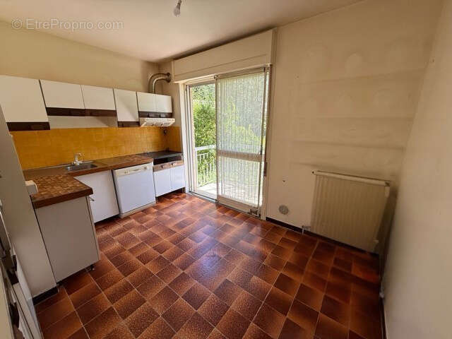 Appartement t4 87 m2 env avec balcons a vendre proche centre aix en provence - photo 3
