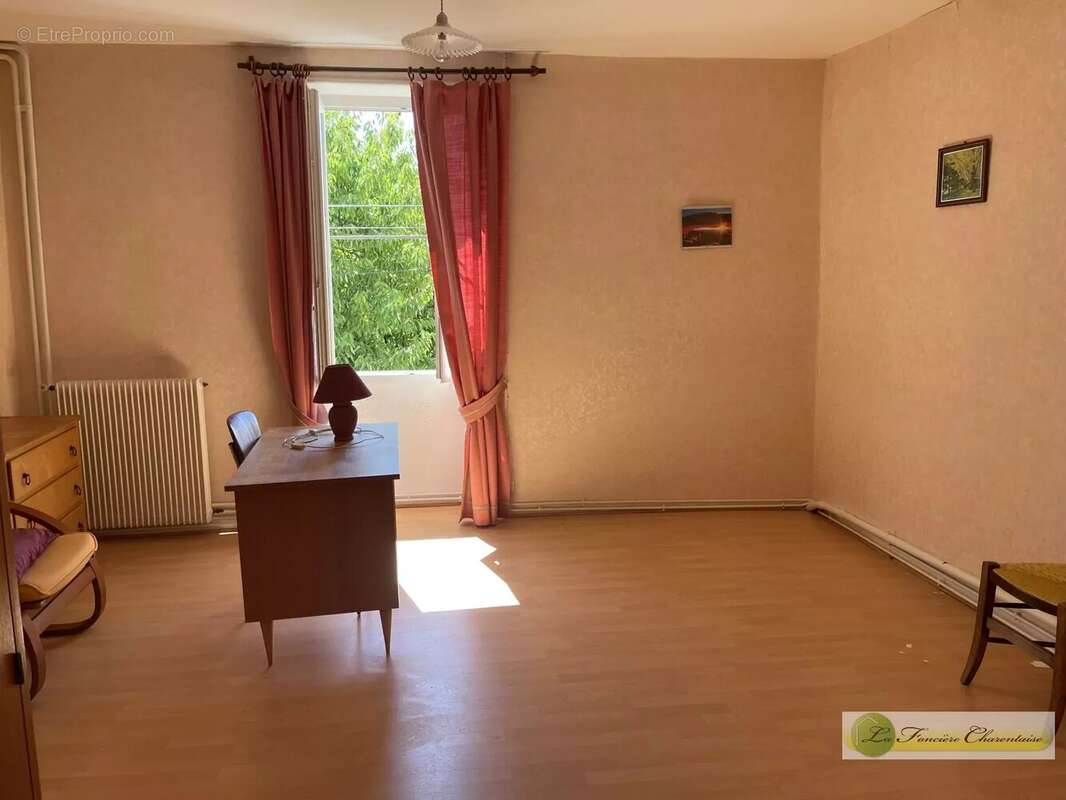 Appartement à Aigre  - photo 35