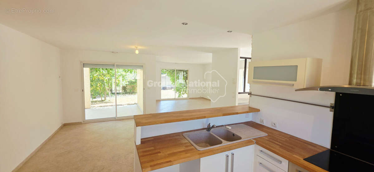 Maison de plain-pied avec piscine, 4 chambres,  Sabran - photo 4
