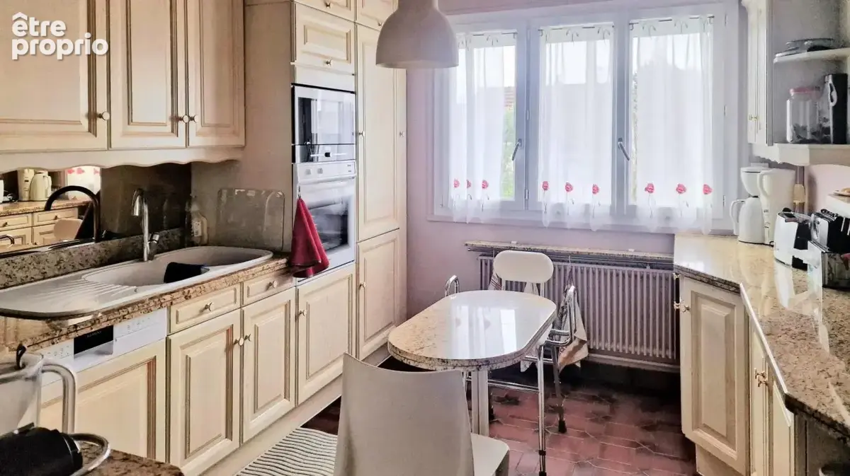 Ormesson sur Marne : maison familiale 184 m², 5 chambres, jardin et garage, proche commerces - photo 6