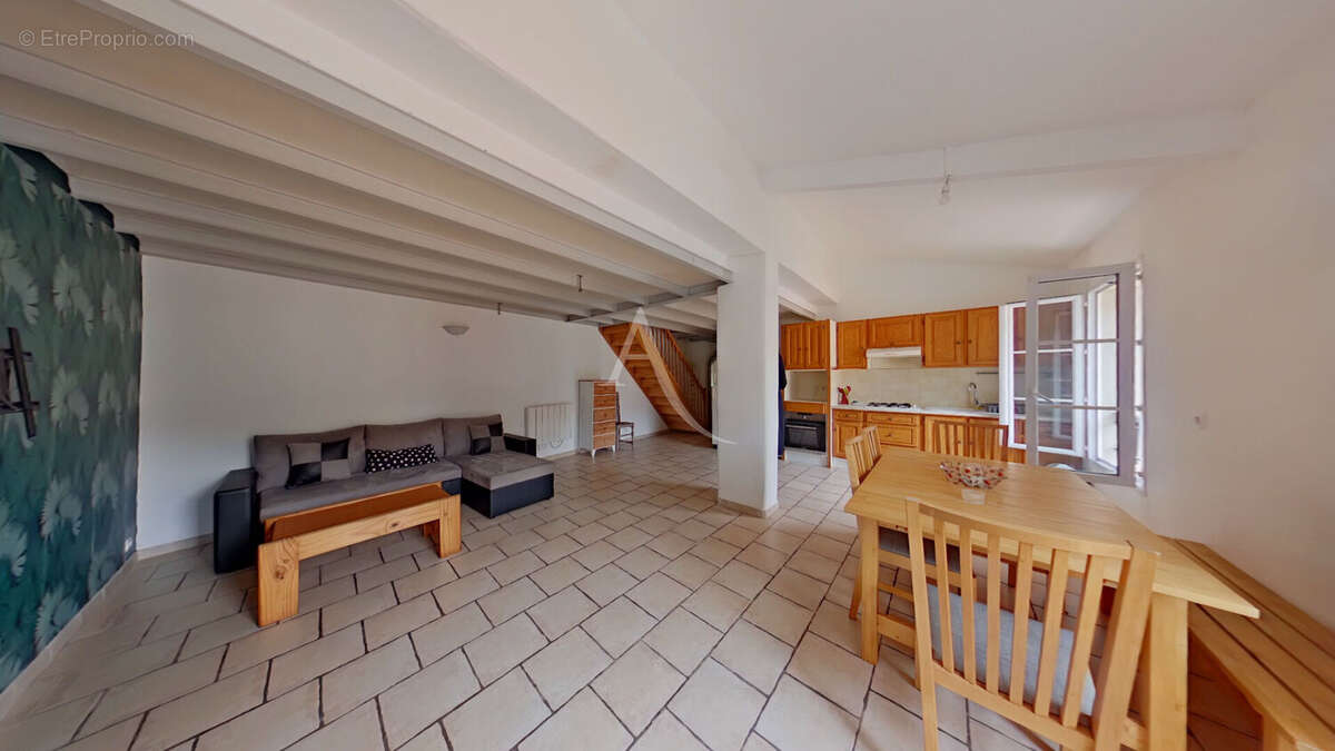 Maison à GINASSERVIS