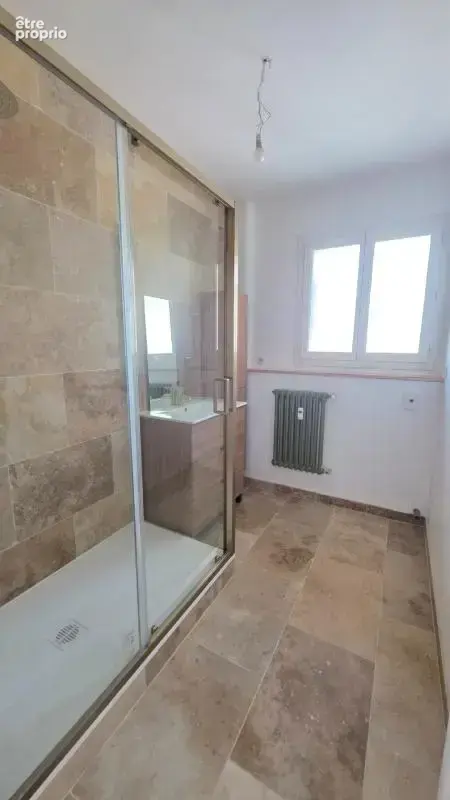 Appartement de type 3  79 m² ,  renove avec gout au 6 eme etage et avec ascenseur - - photo 9