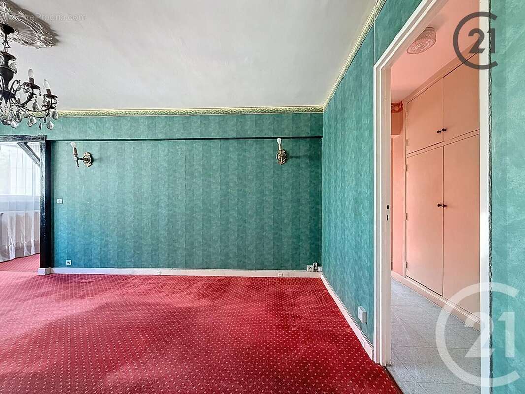 Appartement à COMBS-LA-VILLE