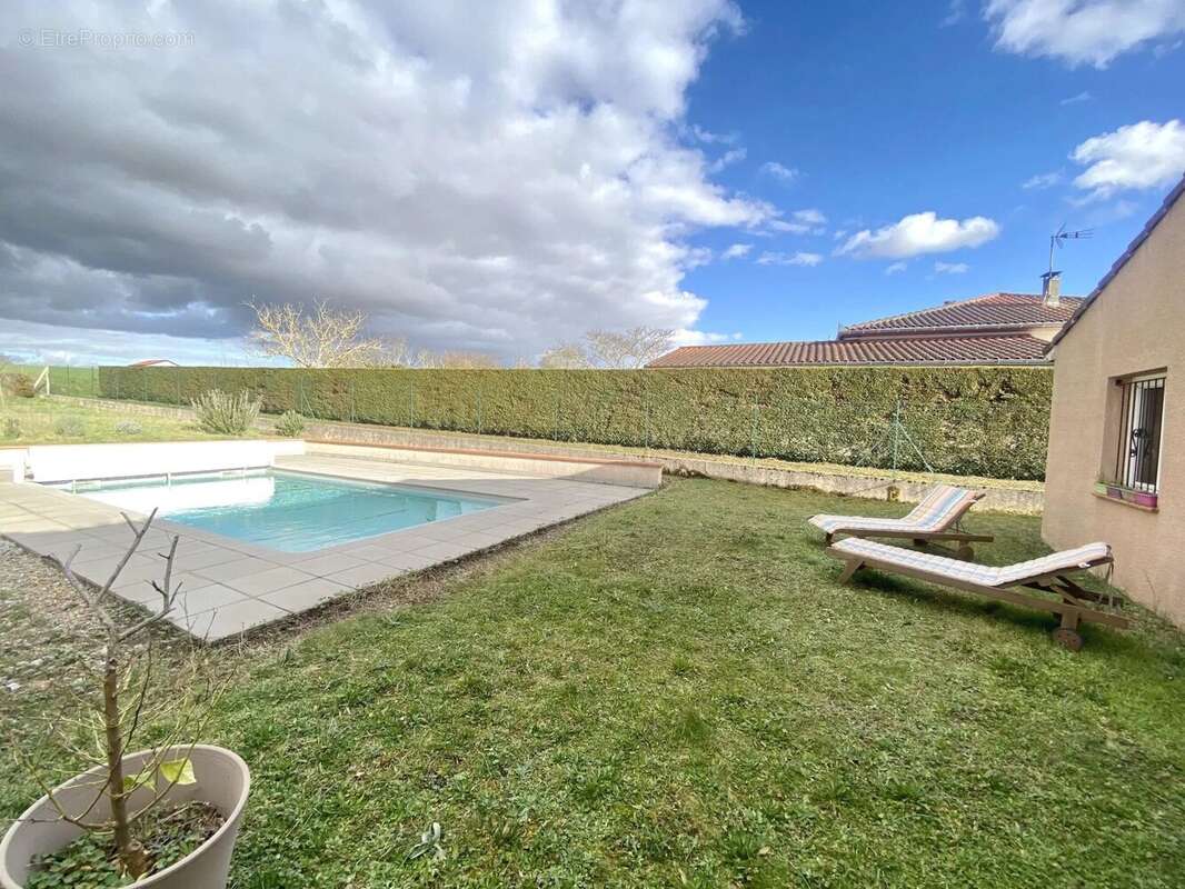Villefranche, Villa d'architecte T4/5 avec piscine chauffée et terrain constructible de 1515 m2 - photo 4