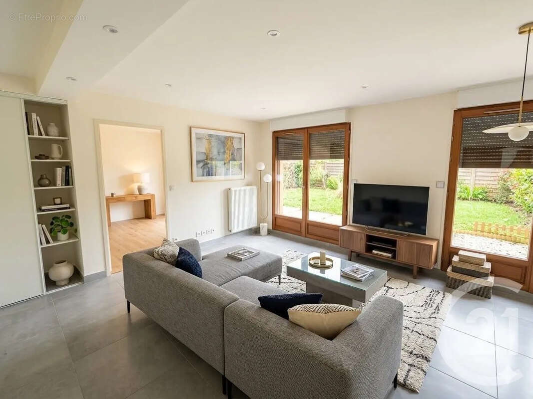 Maison à SIVRY-COURTRY