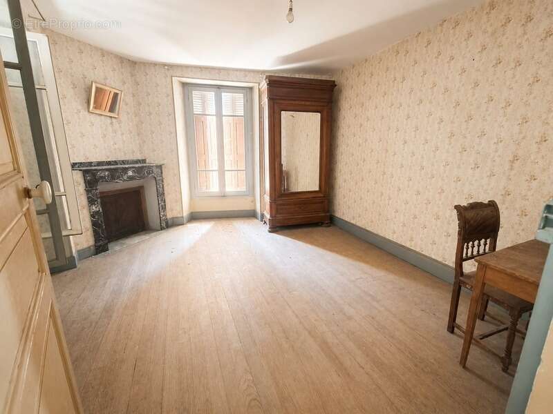 Maison à SARRANCOLIN