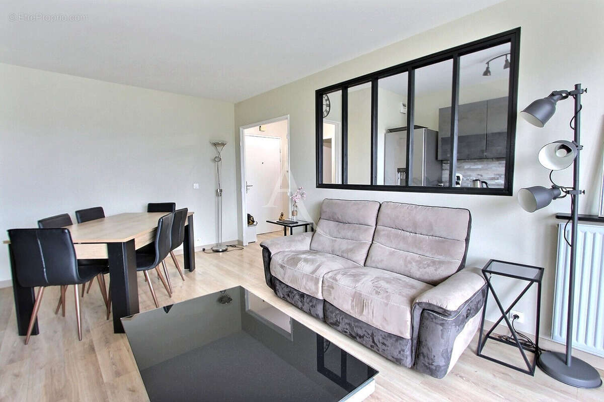 Appartement à VILLENEUVE-LA-GARENNE