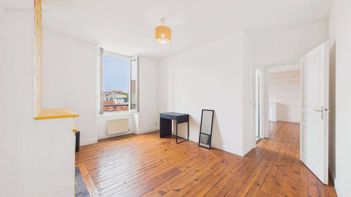 T4 + chambre de bonne en centre-ville ! - photo 8