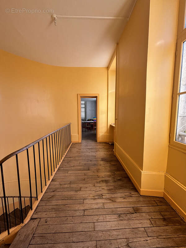 Maison à COULMIER-LE-SEC