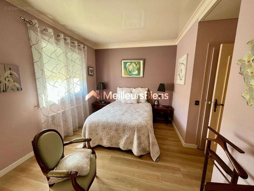 Maison à SURY-LE-COMTAL