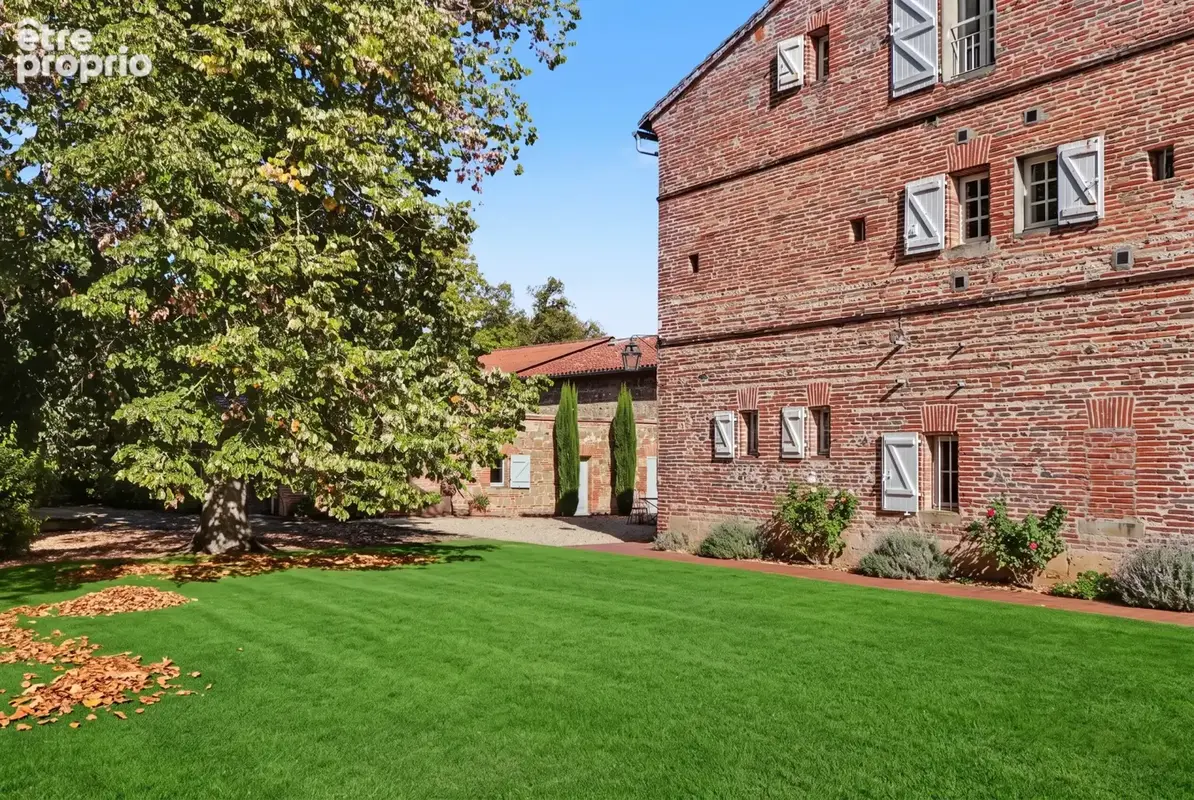 Photo Maison à Saint-Lieux-Les-Lavaur au prix de 950 000€