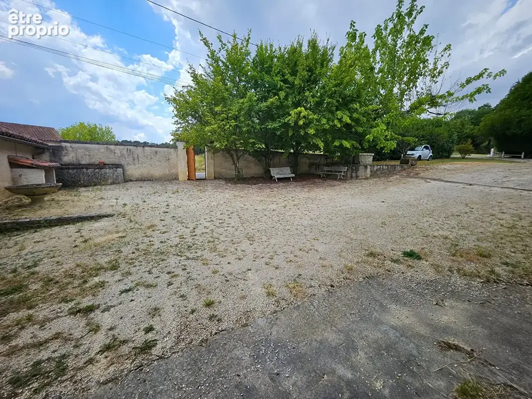 Grange et dépendances à fort potentiel au ceur du périgord vert - photo 7