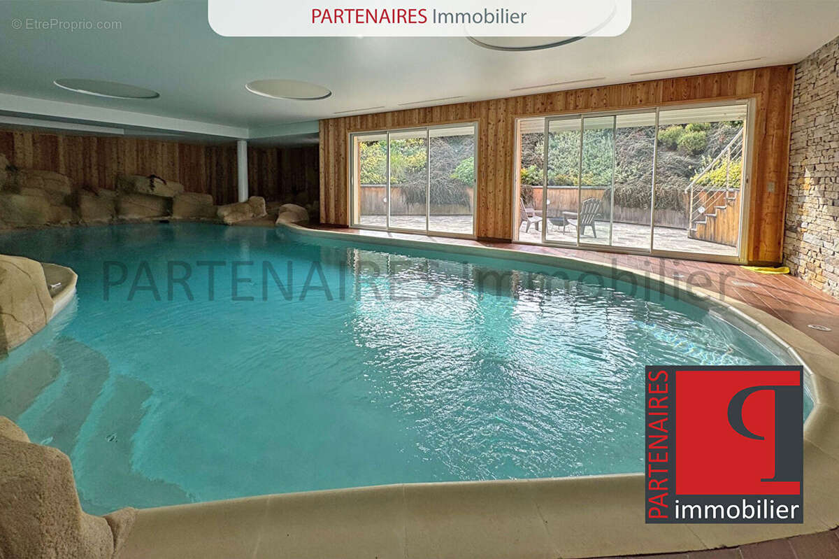 Maison à CRESPIERES