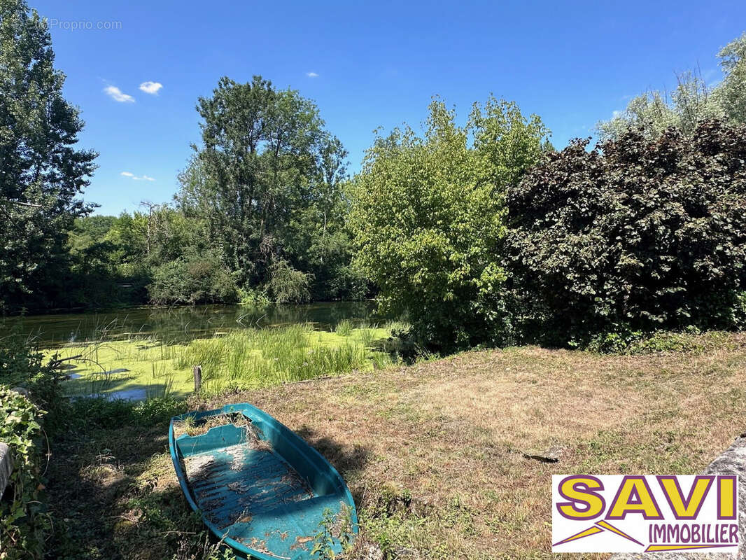 Parcelle au bord de l'aeu - Maison à FONTENAY-SUR-LOING