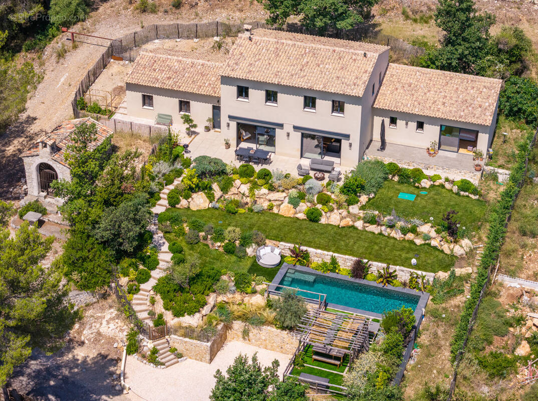 Maison à TOURRETTES-SUR-LOUP