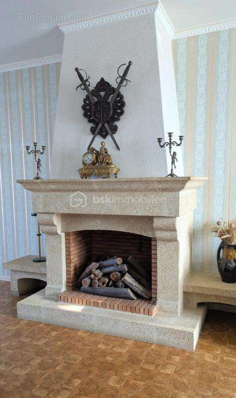 Maison à MONTREUIL-JUIGNE