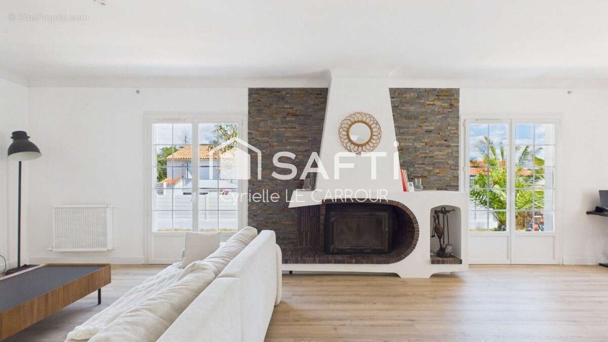 Maison 149 m² à Saint-Xandre  - photo 3