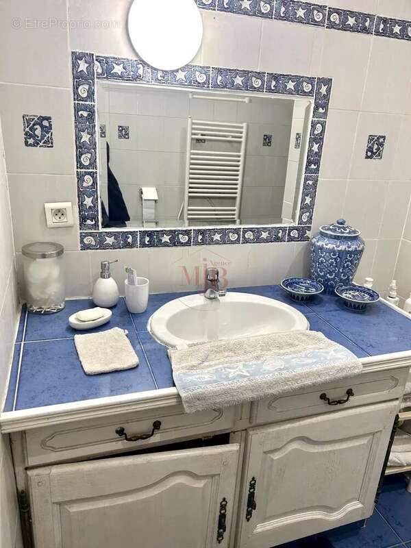 Maison à CHATEAUNEUF-LE-ROUGE