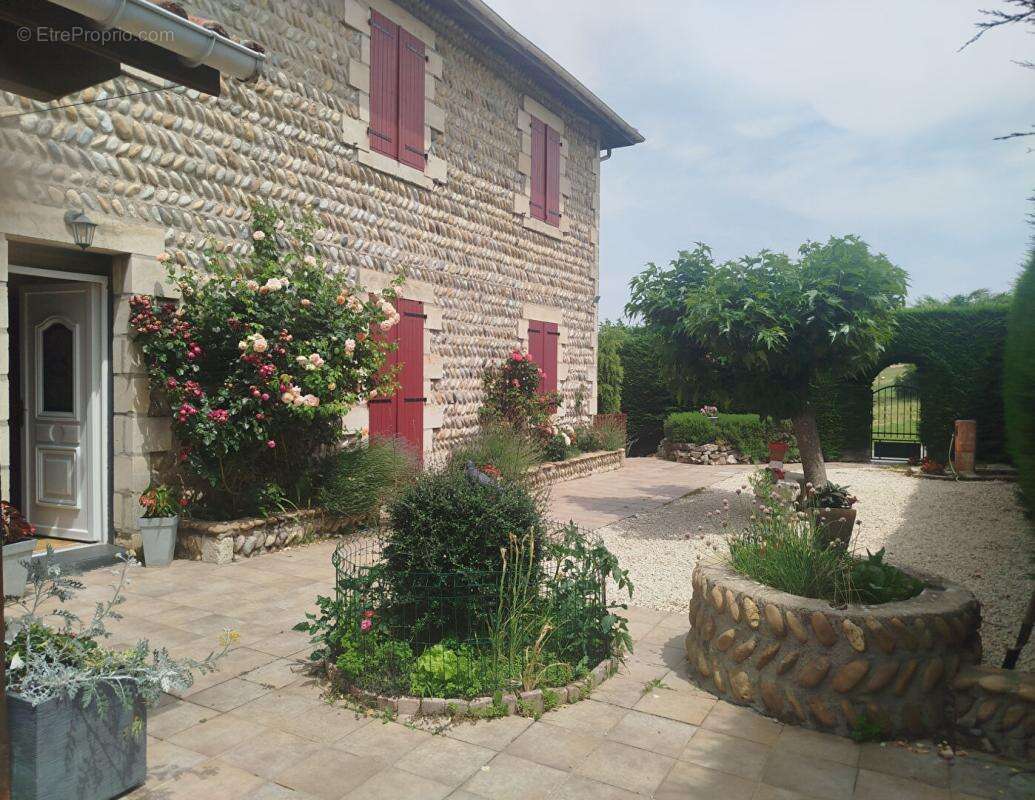 Maison à HAUTERIVES